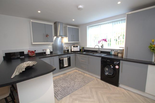 Willowsdene, 20, Dixons Bank, Middlesbrough photo 5