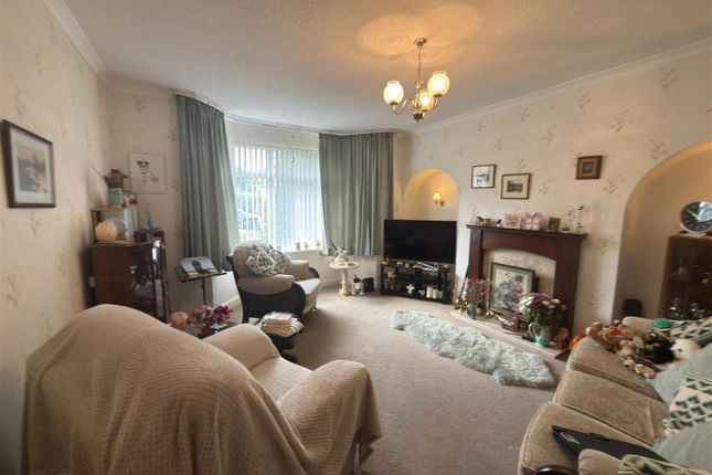 35, Loraine Crescent, Darlington photo 2