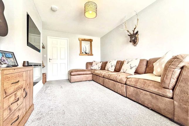 22, Manderley Gardens, Sutton in Ashfield photo 3