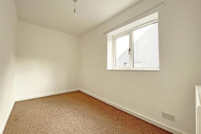 End terrace house to rent in Queens Avenue, Gedling, Nottingham