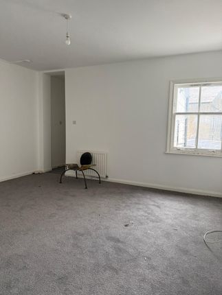 Flat A, 250, High Street, Bromley photo 3