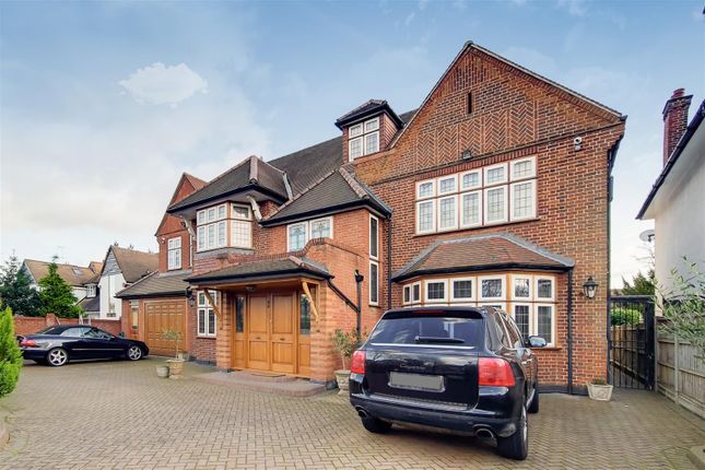 Thumbnail Detached house for sale in Broad Walk, Winchmore Hill