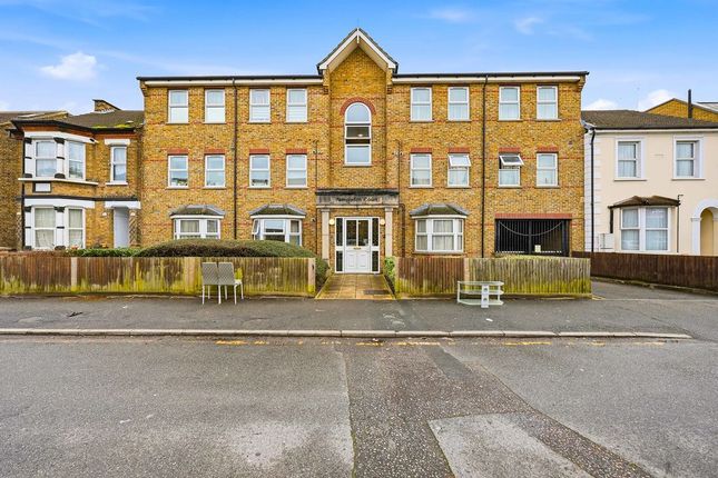 1-bed flat on Flat 10,Templeton Court,7, Ingersoll Road, Enfield, £205,000
