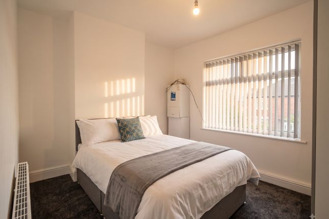 38, Gore Avenue, Salford photo 2