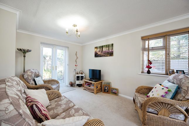 Flat 39, 354, Sea Front, Hampshire photo 2