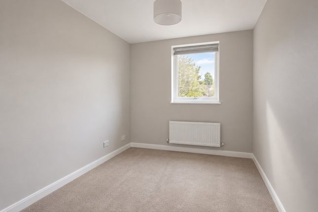 Flat 10 Cedar House, Gorse Court, Guildford photo 5