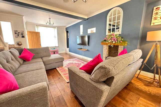 30 Stuart Street, Merthyr Tydfil photo 3