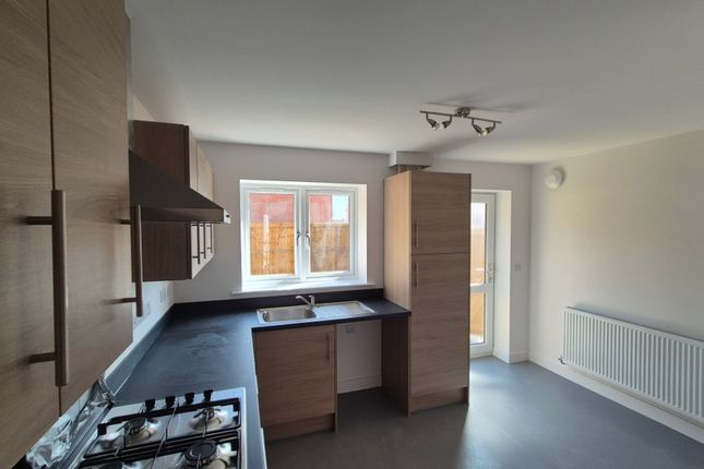 5, Magpie Close, Grimsby photo 2