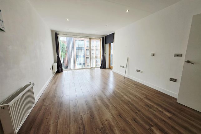 Flat 22 Ottoman, 13, Ebony Crescent, Cockfosters photo 4