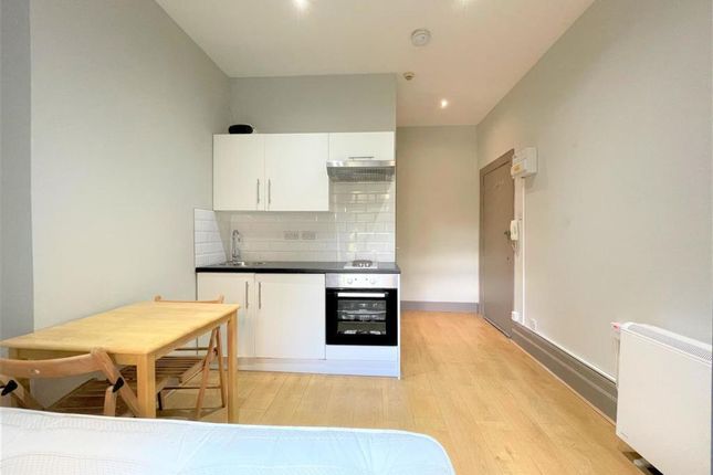 Studio to rent in Iverson Road, West Hampstead, London