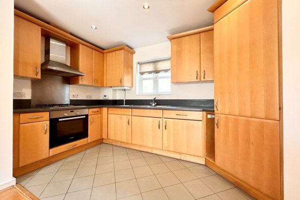 Flat to rent in Sanderling Way, Greenhithe