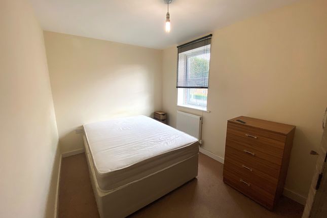 Flat to rent in St. James's Road, Southsea