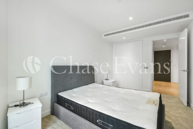 Flat to rent in Sky Gardens, Vauxhall, London