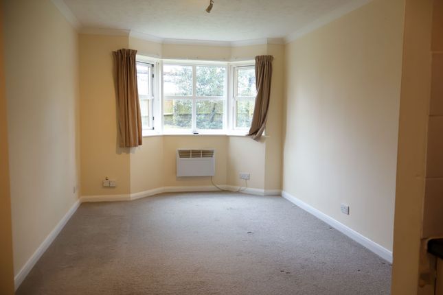 Flat 3, Churchdale, St. Georges Road, Aldershot photo 2