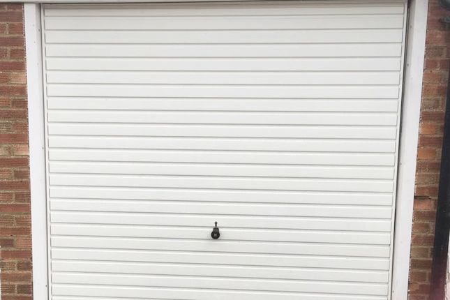 Parking/garage to rent in Townsend Yard, Highgate