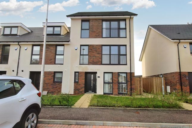 Thumbnail Terraced house for sale in Teucheen Circle, Gilchrist Gardens, Erskine