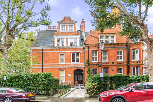 Kensington Court, Kensington, London W8, 2 bedroom flat for sale ...