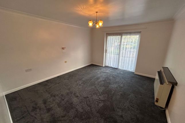 8, Chancery Court, Downs Avenue, Dartford photo 3