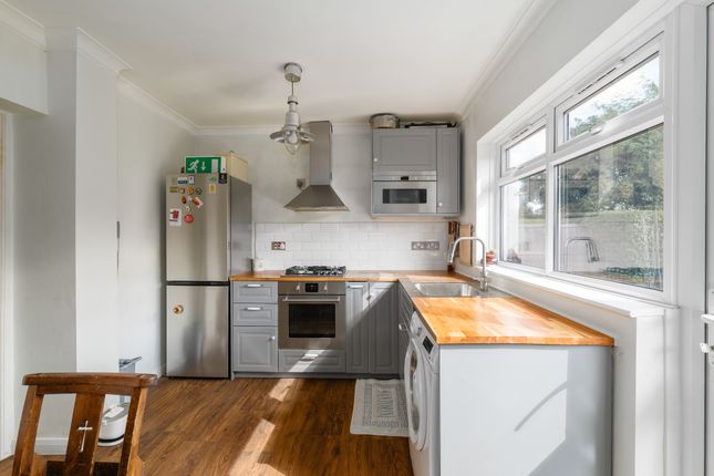 77, Hesperus Crescent, London photo 4