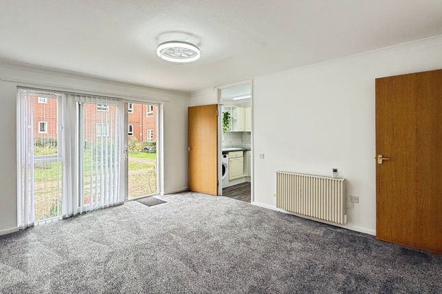 Flat 5, Fountain Court, Westbury photo 3