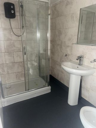 Flat 4 Oak Bank House, 30 Nesfield Street, Bradford photo 4