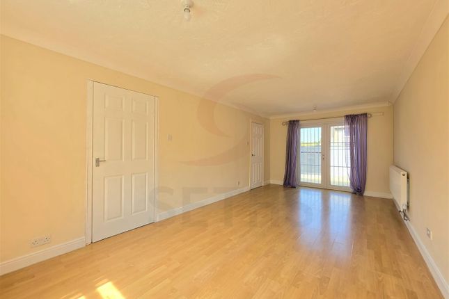 159, Rowanberry Avenue, Leicester photo 4