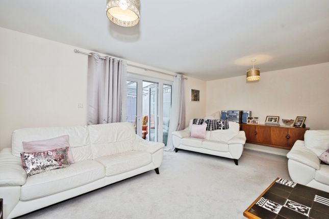 1, Harbourne Close, Burnham-on-Sea photo 3