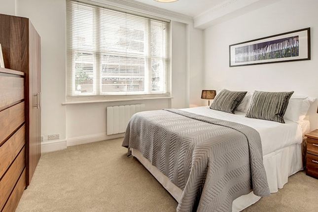 Flat to rent in Hill Street, London