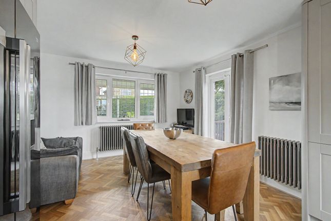 61 Storrs Hill Road, Ossett, Wakefield photo 5