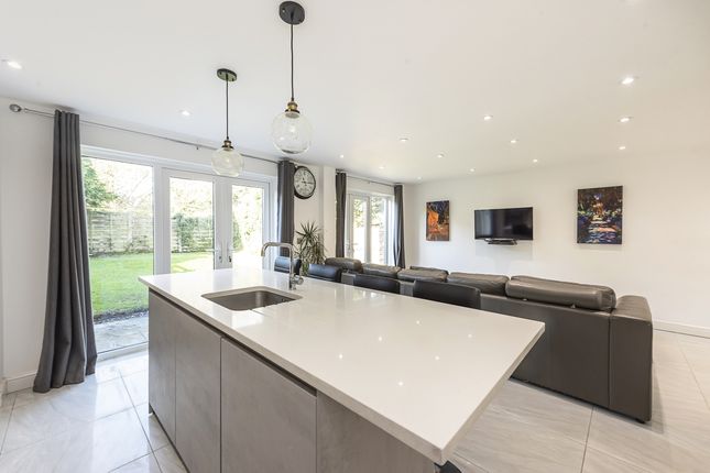 10, Eastcote Drive, Harpenden photo 4