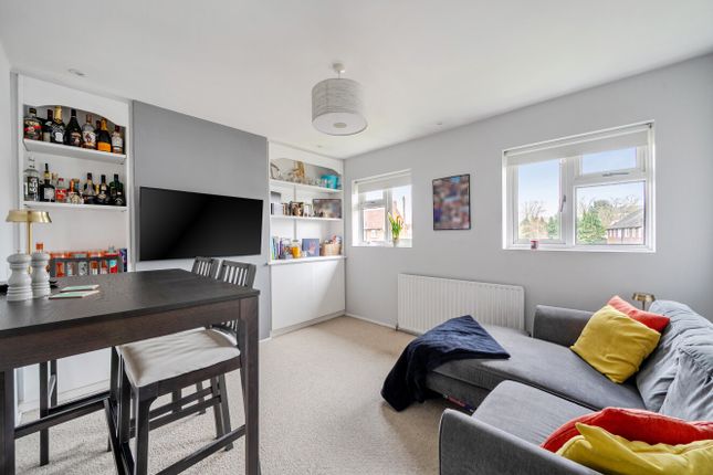 11, Wyndham Avenue, Surrey photo 2