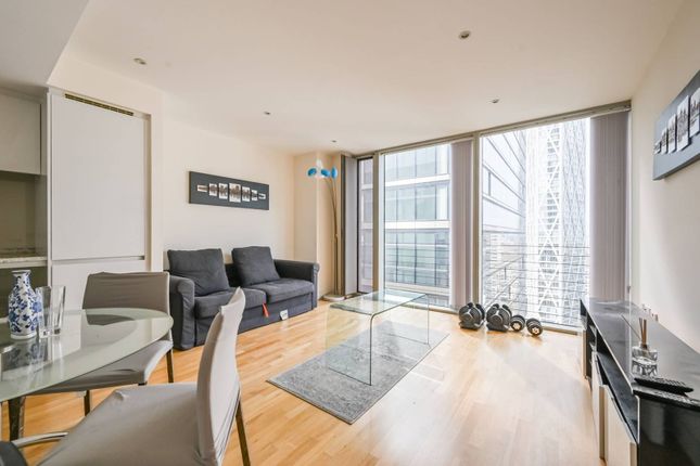 Thumbnail Flat to rent in Landmark West Tower, Canary Wharf, London