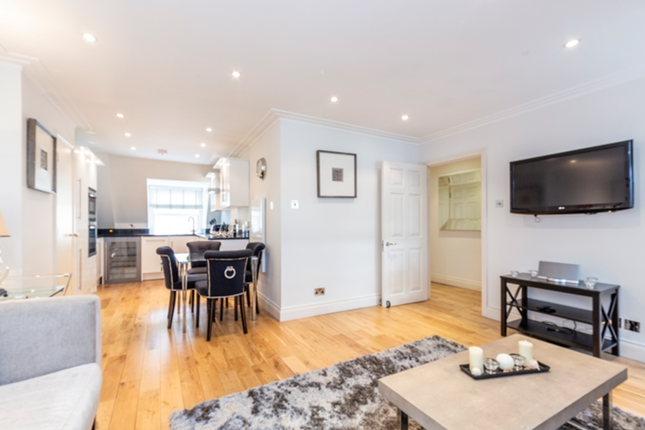 Flat to rent in Grosvenor Hill, Mayfair, London