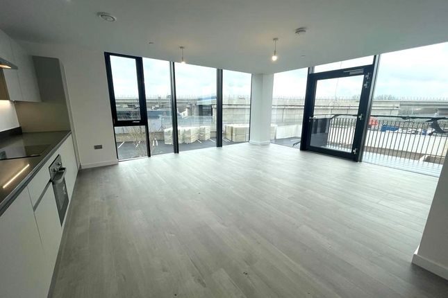 Apt 30, Milton Keynes photo 2