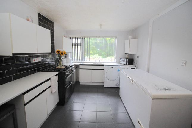 103, Larch Walk, Birmingham photo 3