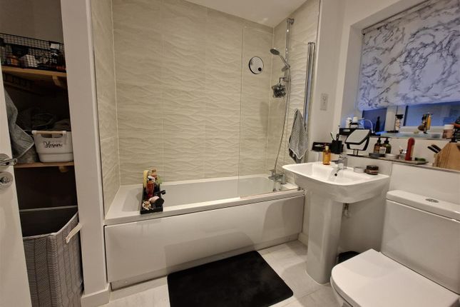 9, Clos Gwrgi, Cardiff photo 4