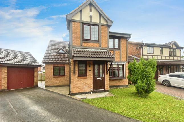 Detached house to rent in Morland Avenue, Lostock Hall, Preston