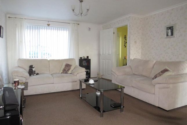 21, Westminster Road, Wellingborough photo 2