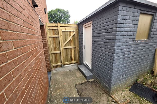 Mill Green Close, Leeds photo 4