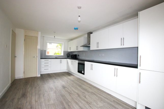 32, Lerwick Way, Corby photo 3