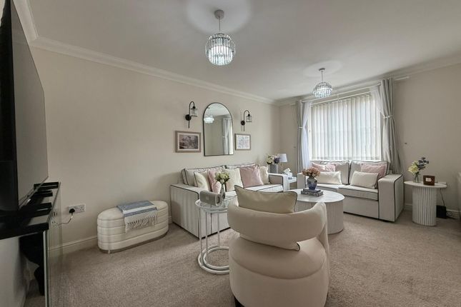 15, Garden Close, Rotherham photo 2