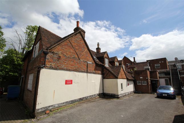 Thumbnail Flat to rent in High Street, Alton, Hampshire