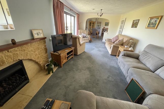 30, Beechwood Drive, Crewkerne photo 3