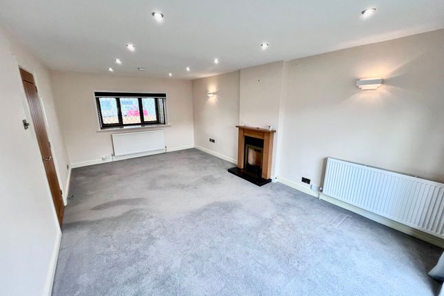 3 Castle Meadow Close, Newport Pagnell photo 3