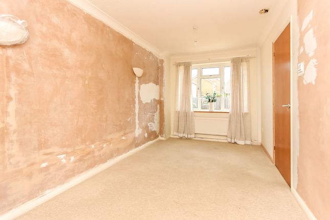 16, Naseby Close, Wellingborough photo 4