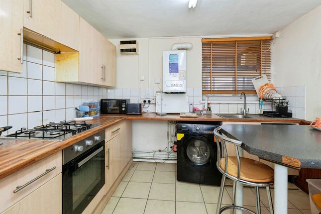 2, Poplar Houses, High Street, SLOUGH photo 4