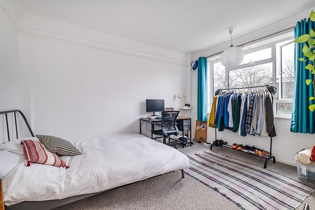 Flat to rent in Christchurch Road, London