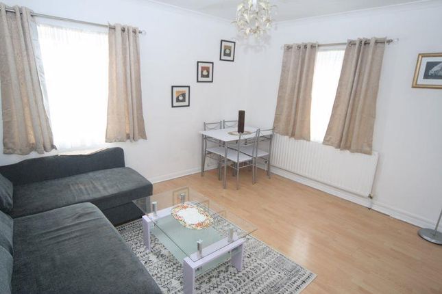 Kings Avenue, Greenford photo 2