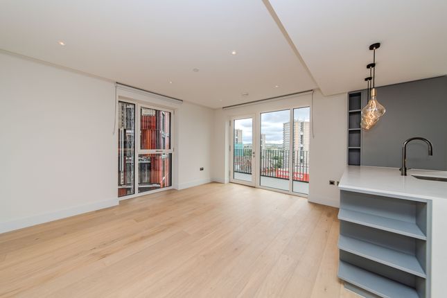 Thumbnail Flat to rent in Cascade Way, London