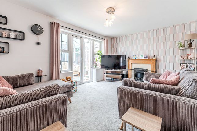 4, Linden Court, Leeds photo 3